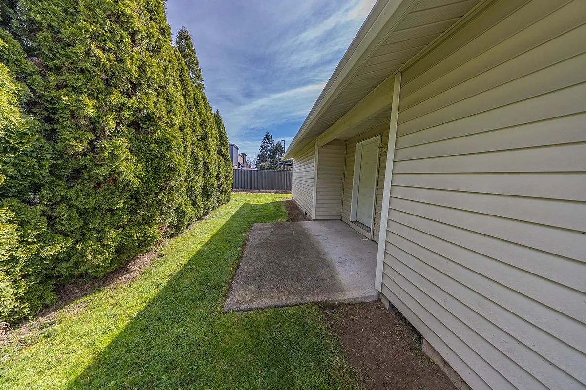 Building Photo - 8416 NE Starflower Ct
