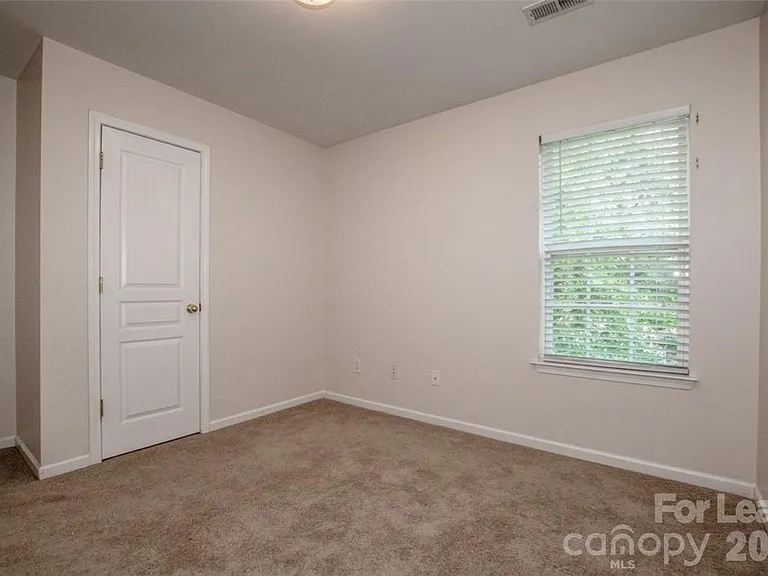11133 Aprilia Ln — Photo 20