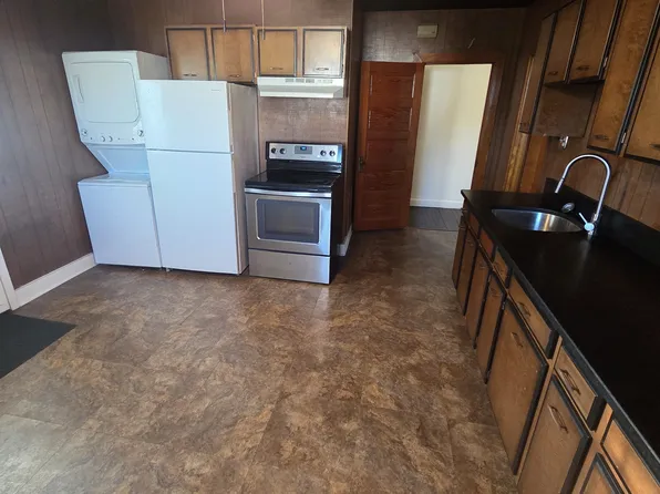 14 W Main St, New Salem, PA 15468