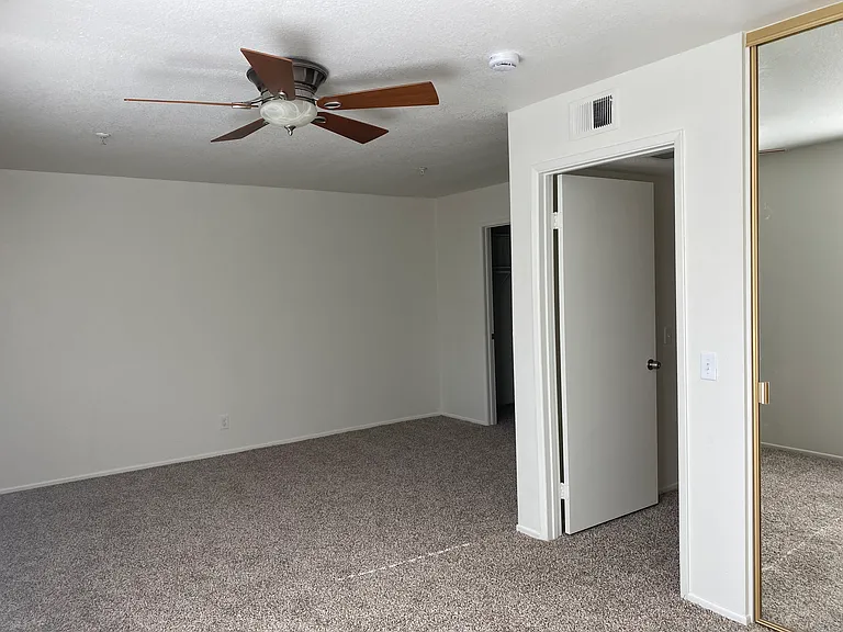 18252 Parkview Ln #205 — Photo 11