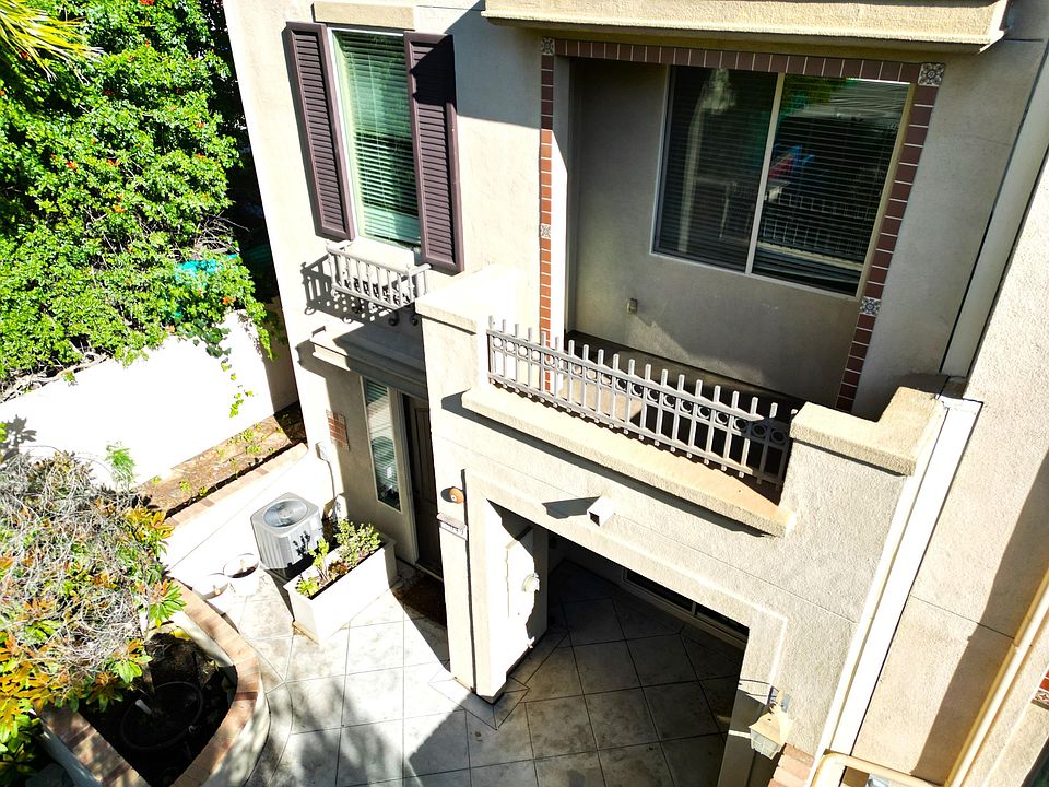 1st image of 5049 Mosaic Ct #1