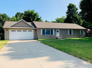 2543 Locust Ln, Stevensville, MI 49127