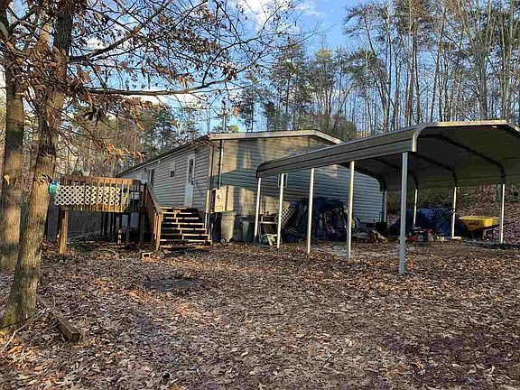 2nd image of 405 Blackberry Ln