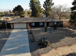 20807 Powhatan Rd, Apple Valley, CA 92308