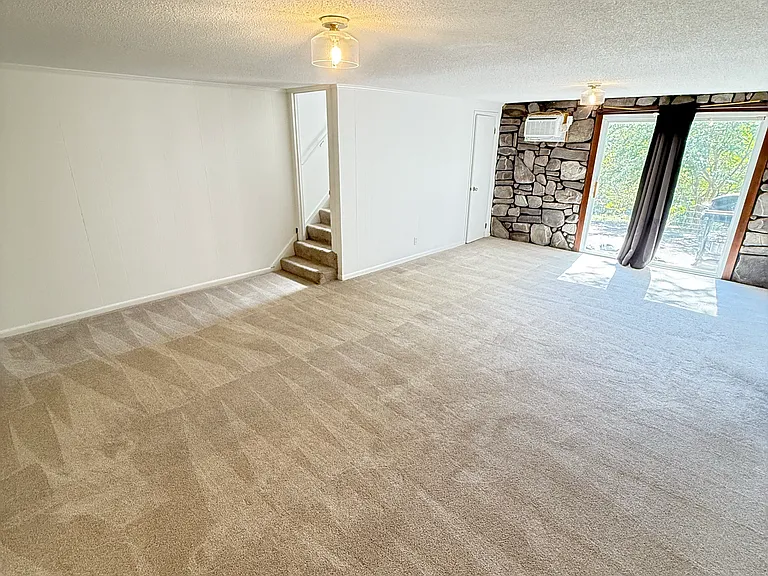 214 Rosehill Dr #B — Photo 17