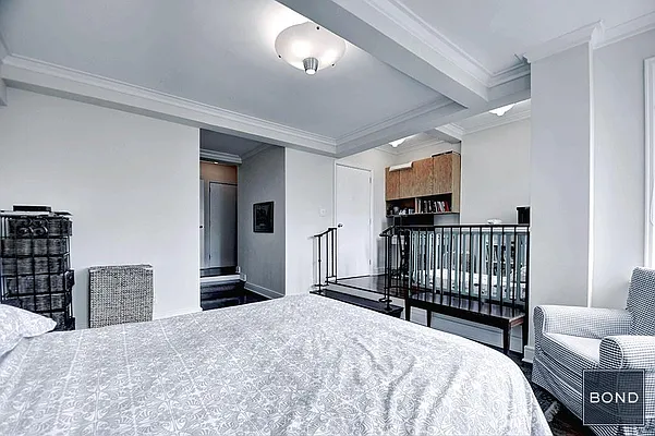 Rented by Bond New York | media 35