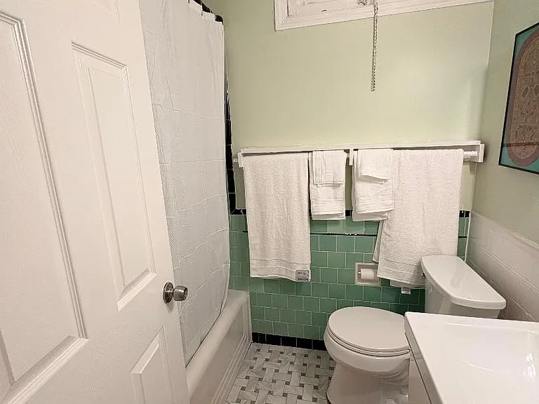 1645 V St SE #1 — Photo 4