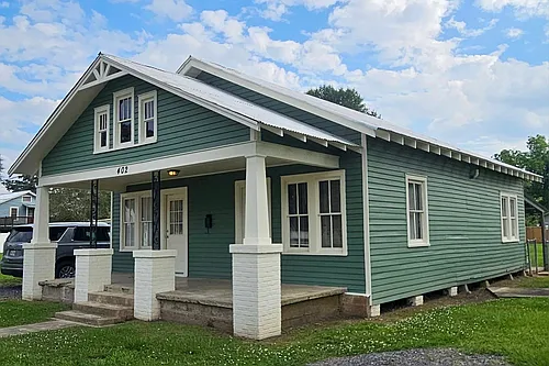 402 S Main St Photo 1