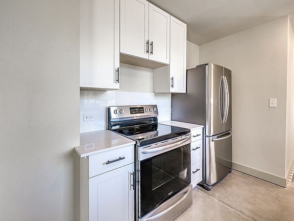 3rd image of 620 NW 21st St #203
