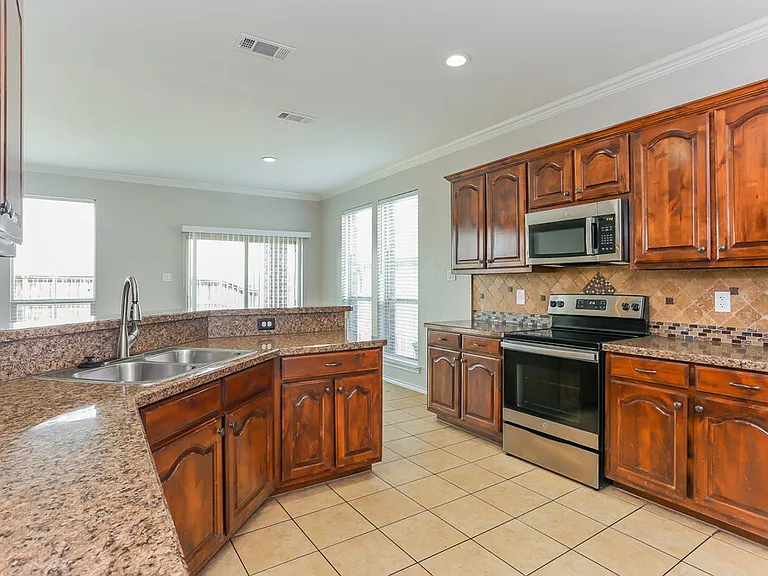 1032 Sunderland Ln — Photo 10