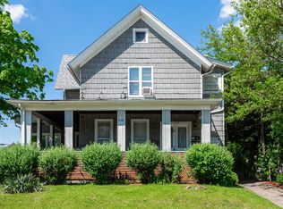 438 Villa St, Elgin, IL 60120