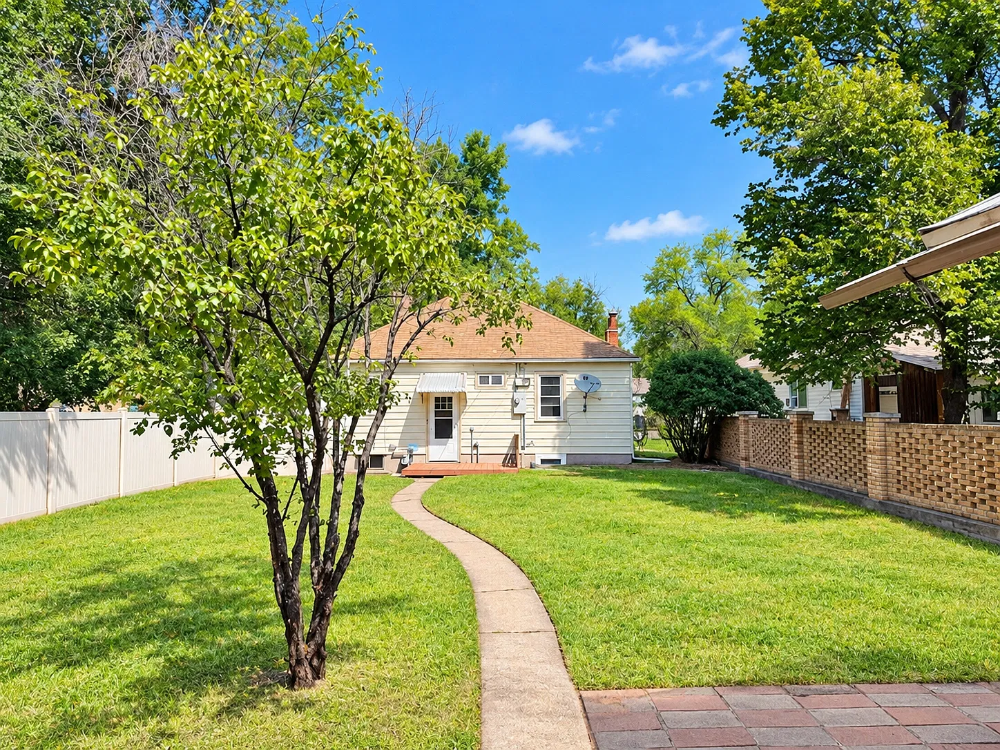 3 bed, 1.5 bath, 1630 sqft, $1,850 — Photo 2