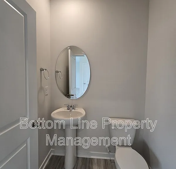 549 Blackpool Ct — Photo 16