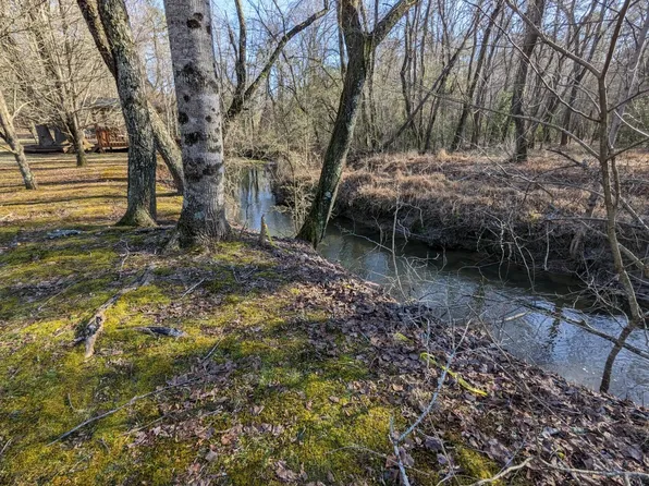 11 Pine Grove Dr, Mc Caysville, GA 30555