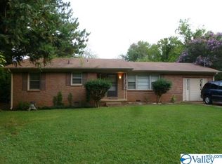 2703 Oaktree Ln NW, Huntsville, AL 35810