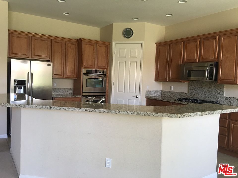 2nd image of 40659 Calle Balderas