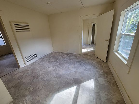 2nd image of 110 Osborne Ave