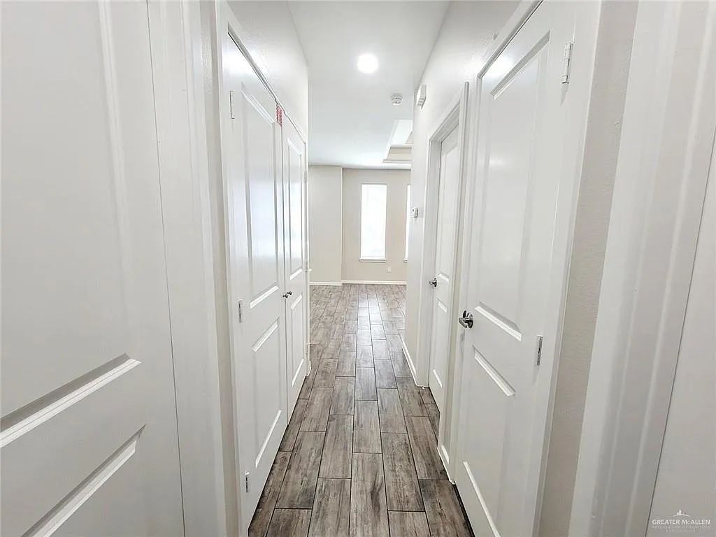 2 bed, 2.0 bath, 950 sqft, $1,050 — Photo 3