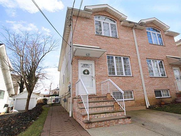3rd image of 12 Oakley Pl