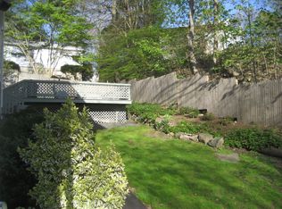 5 Green Ln, Greenwich, CT 06831