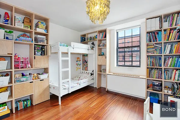 Sold by Bond New York | media 19