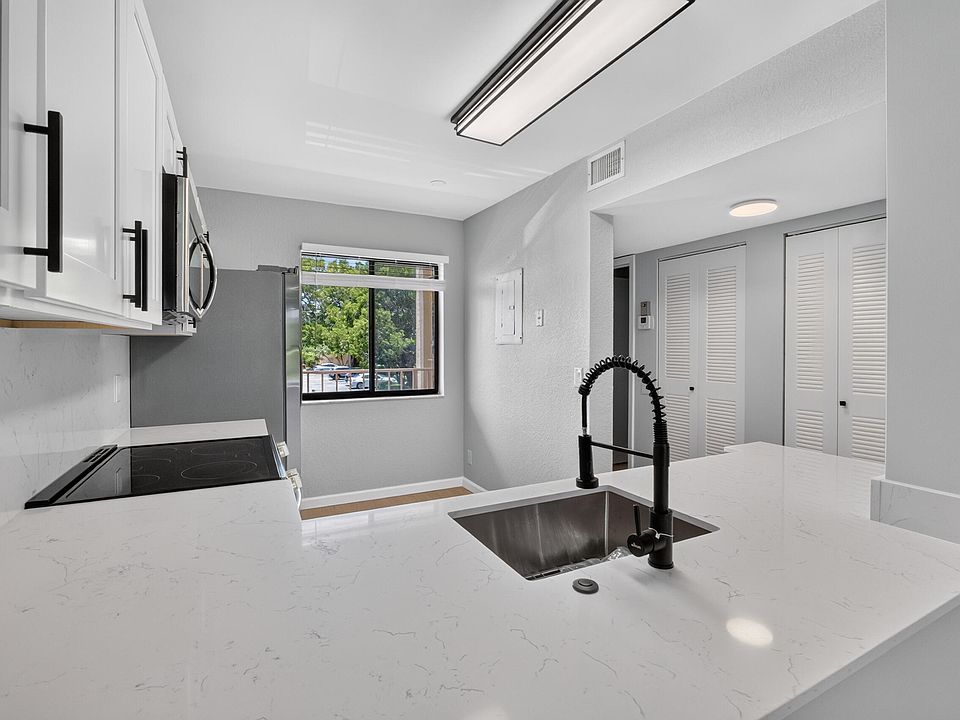1st image of 6795 Huntington Lane #201
