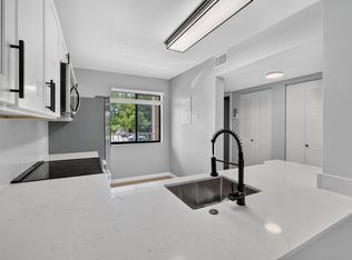 6795 Huntington Ln APT 201, Delray Beach, FL 33446