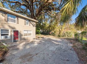 420 Euclid Ave, Leesburg, FL