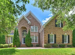 1901 Chestnut Hill Dr, Tega Cay, SC 29708