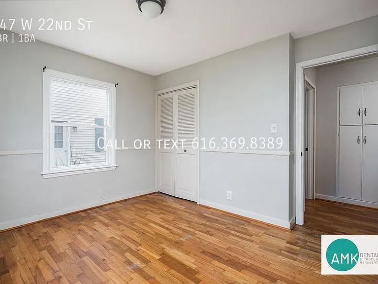 247 W 22nd St — Photo 6