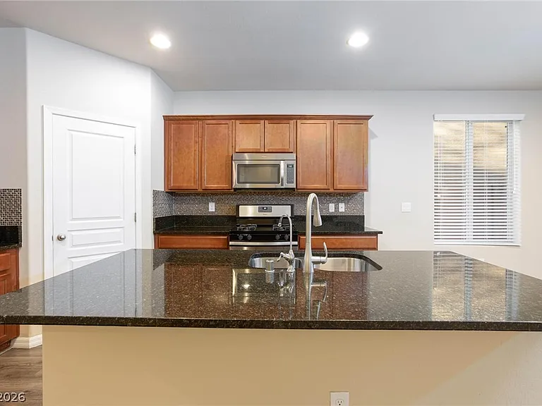 10956 Hunting Hawk Rd — Photo 15