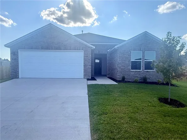 571 Nevada St, Farmington, AR 72730