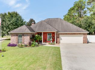 207 Treat Dr, Broussard, LA 70518