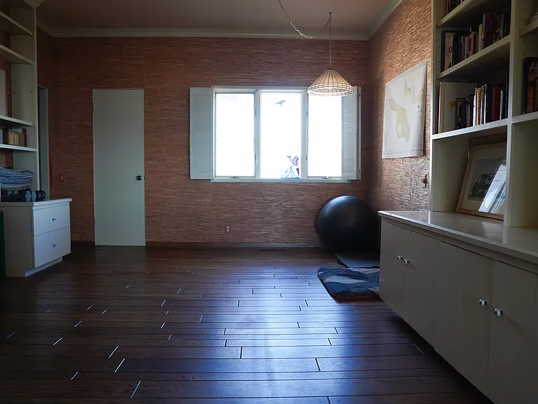 3rd bedroom, extra king size mattress can be set up
