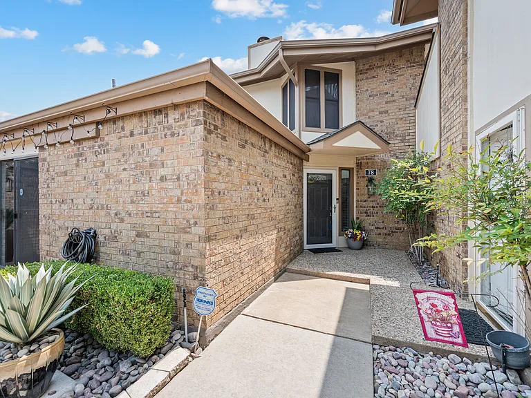 78 Morrow Dr — Photo 1