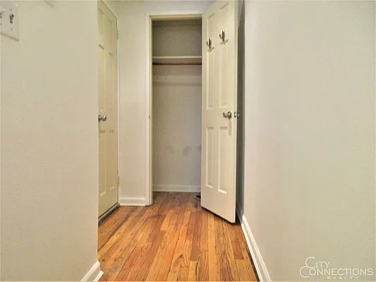 Rented by City Connections Realty | media 15