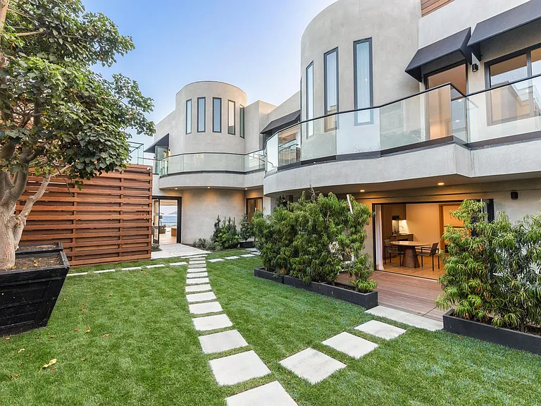 Breathe California and immerse yourself in Malibu's majestic beauty