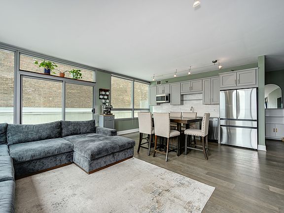 5th image of 701 S Wells St APT 804