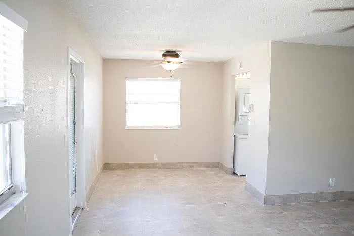 233 Brittany E — Photo 9