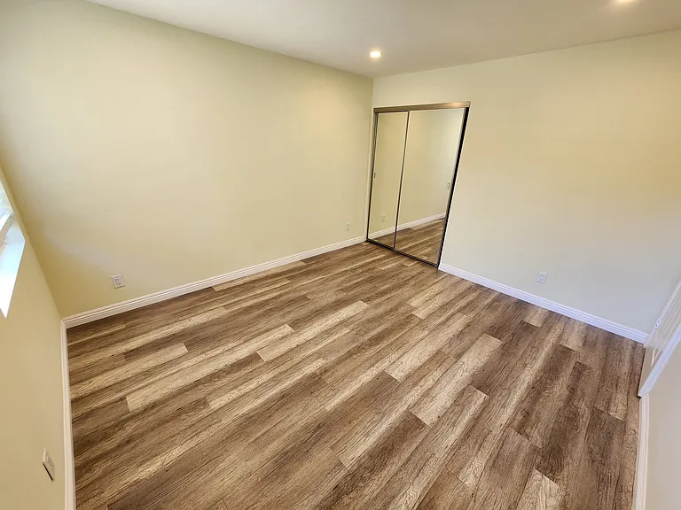 420 Riverdale Dr #11 — Photo 15