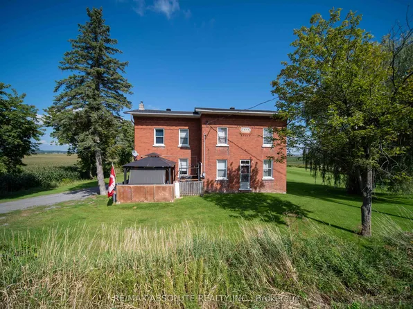 2671 Champlain St, Clarence Rockland, ON K0A 1N0