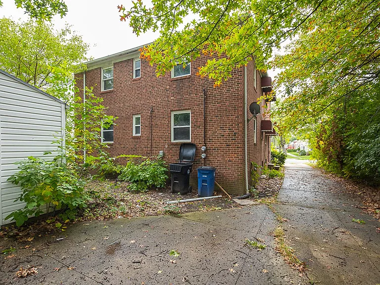 14625 Milverton Rd — Photo 18