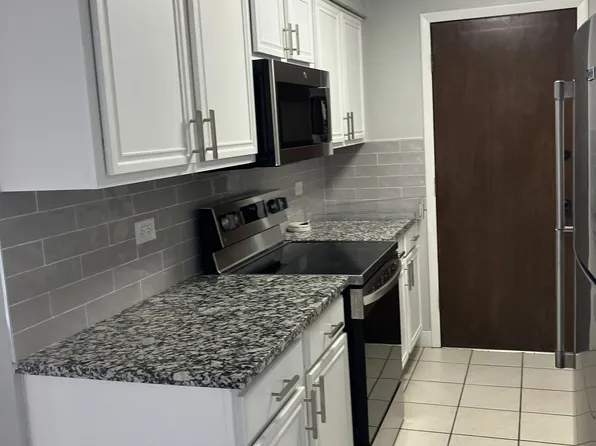 5728 W 128th St APT 3B, Crestwood, IL 60445