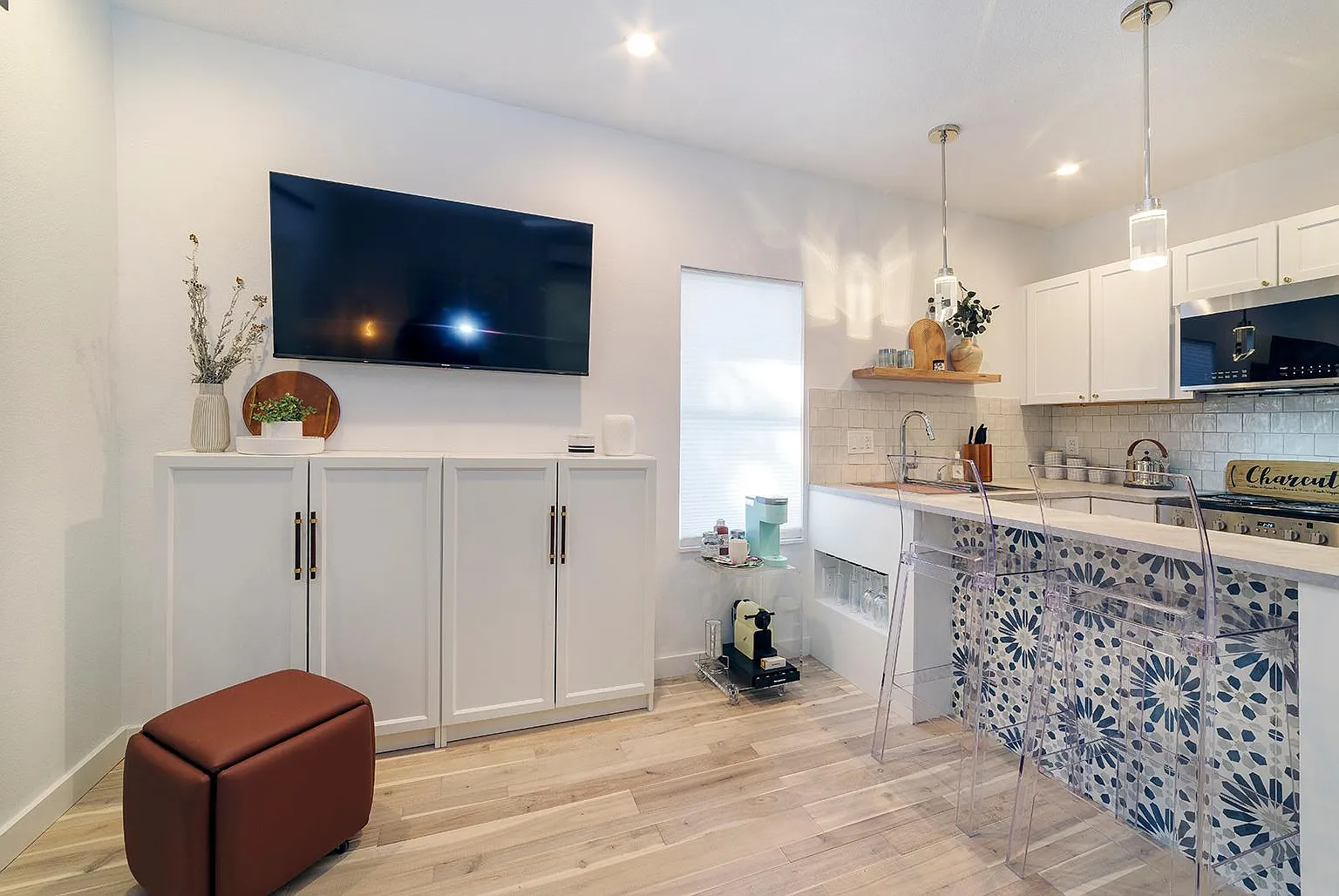 1 bed, $2,200 — Photo 4