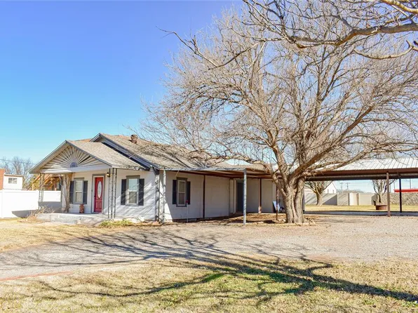 1112 N 5th St, Sayre, OK 73662