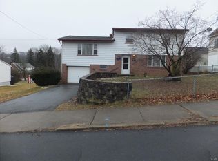 220 4th St, Easton, PA 18042