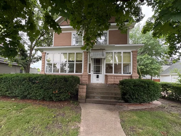 220 Avenue E Ave, Rochelle, IL 61068