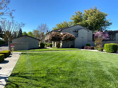 2120 Mount Vernon Dr #D Photo 1