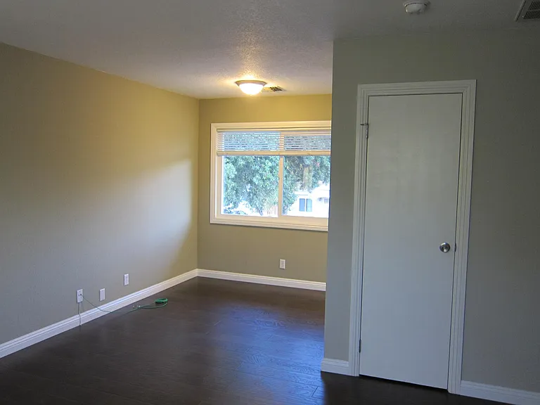 488 N Michigan Ave #1 — Photo 19