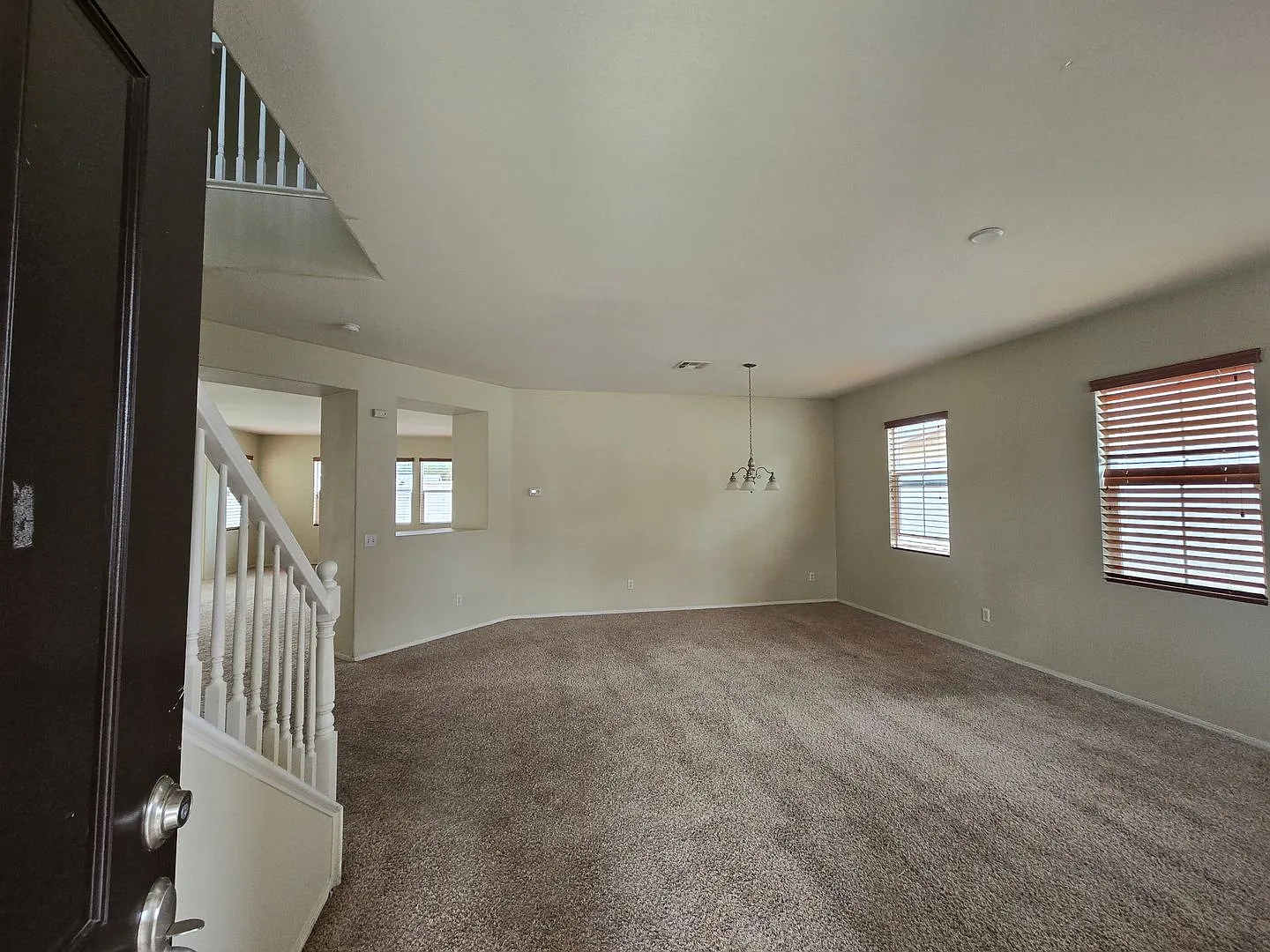 Beautiful 4 bedroom, 3 bath home. — Photo 3